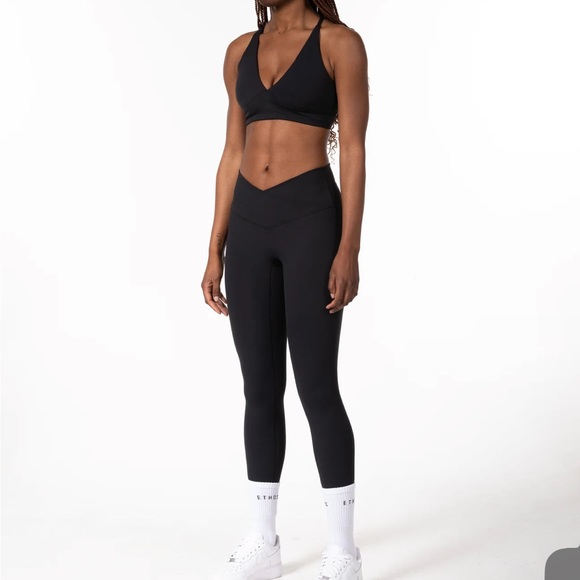 Ethos plunge sports bra - Picture 2 of 4